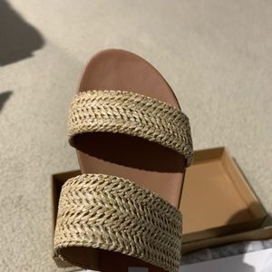 Steve Madden flat sandals. Size 7.5.